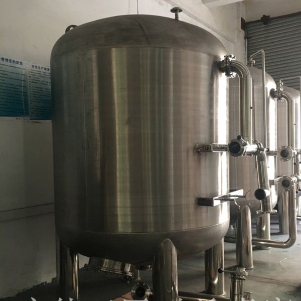 不銹鋼石英砂過濾器Φ325×1700x1.5尺寸規(guī)格